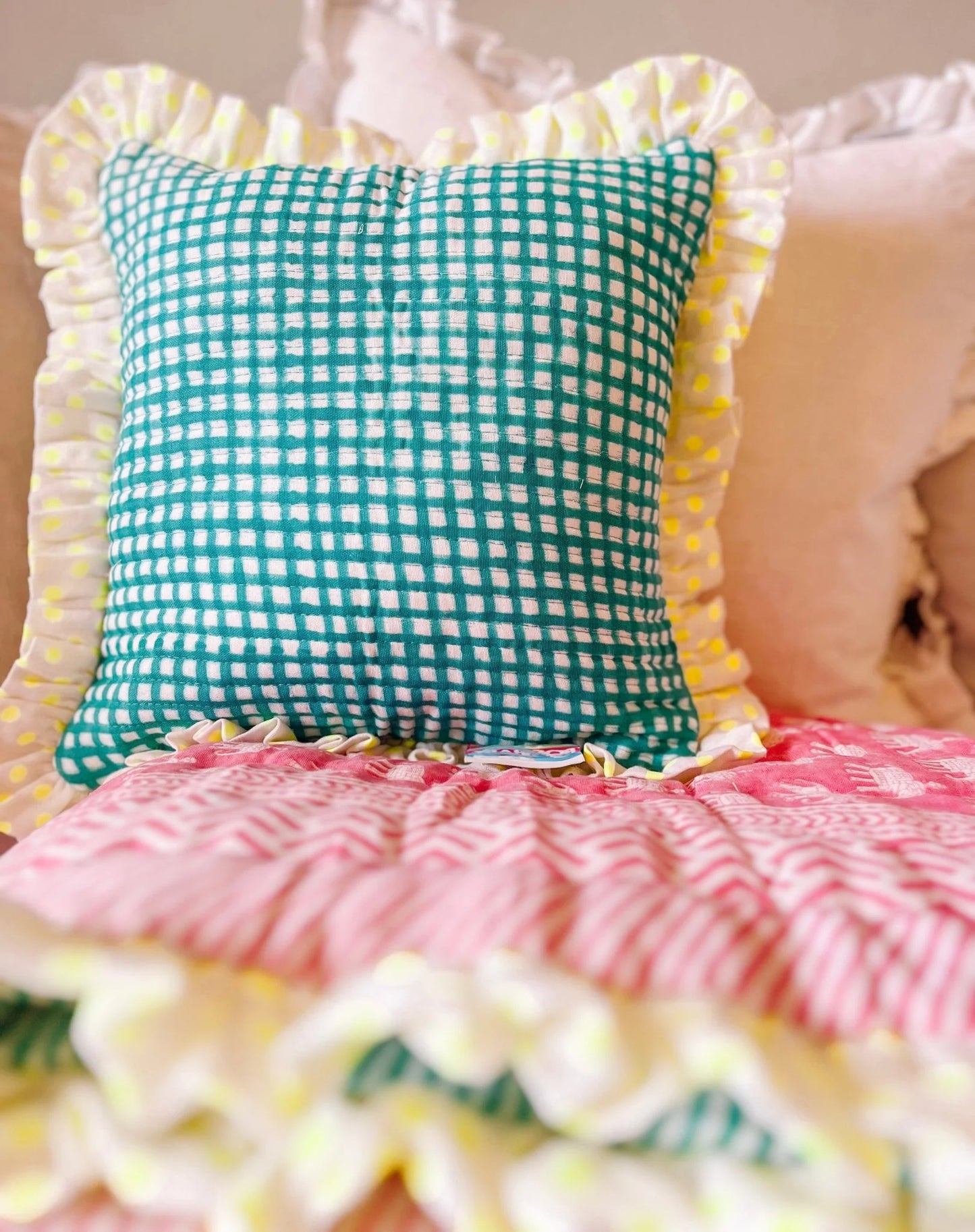 BABY ESTHA QUILTED RUFFLE CUSHION | PINK