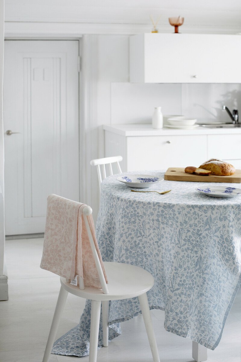 Lapuan Kankurit Niitty Linen Tablecloth in Rainy Blue