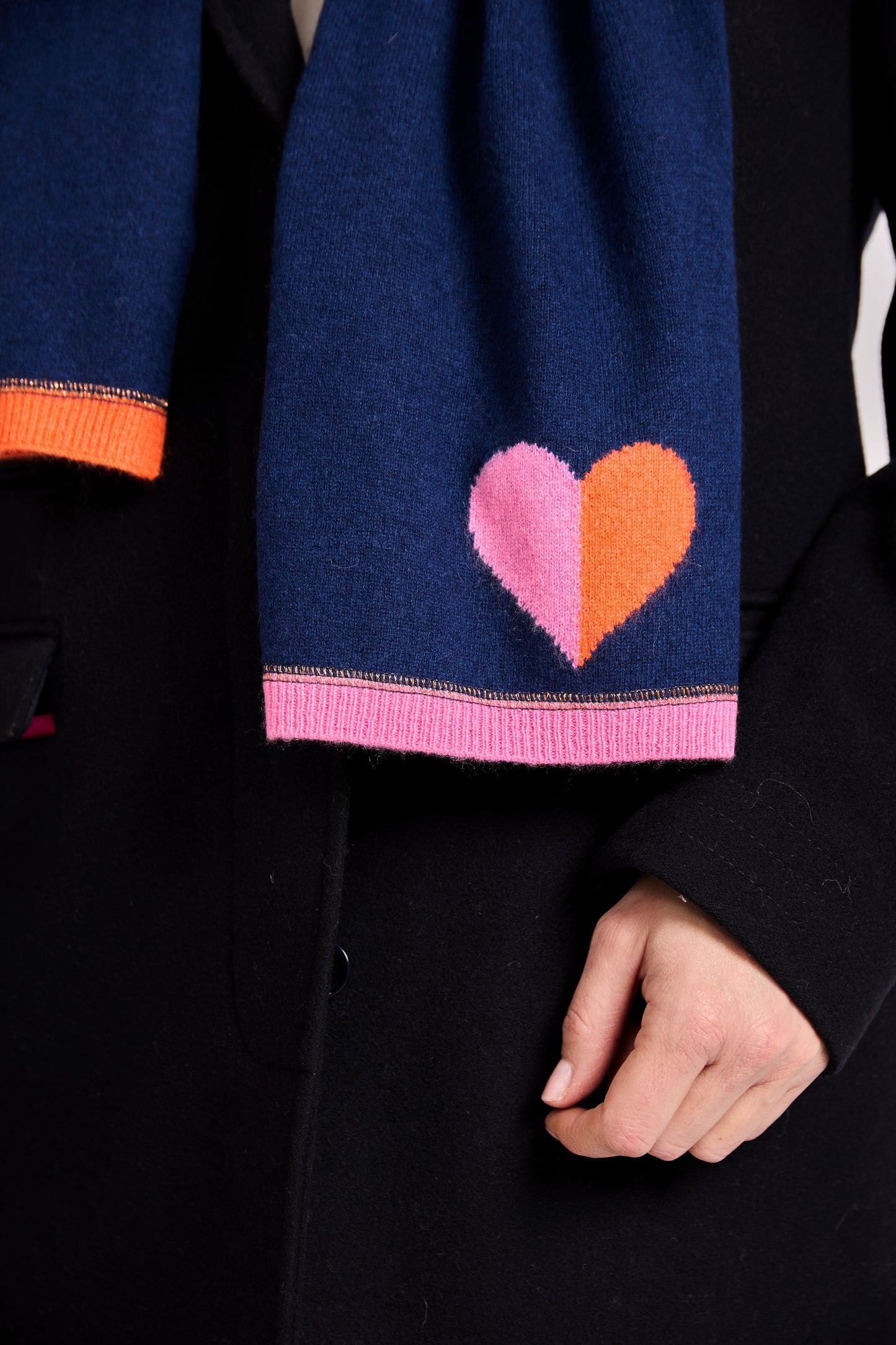 Evie cashmere plain knit scarf with colour pop intarsia heart detail