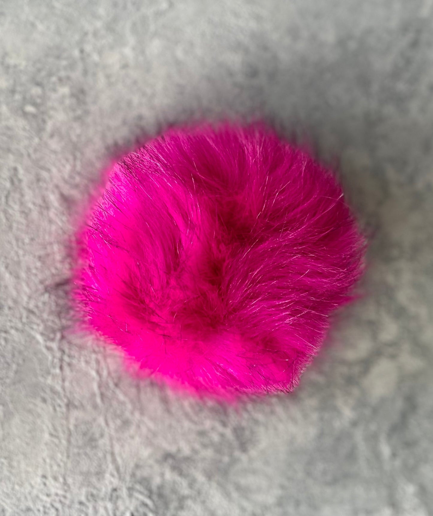 Luxury 14cm faux fur poms